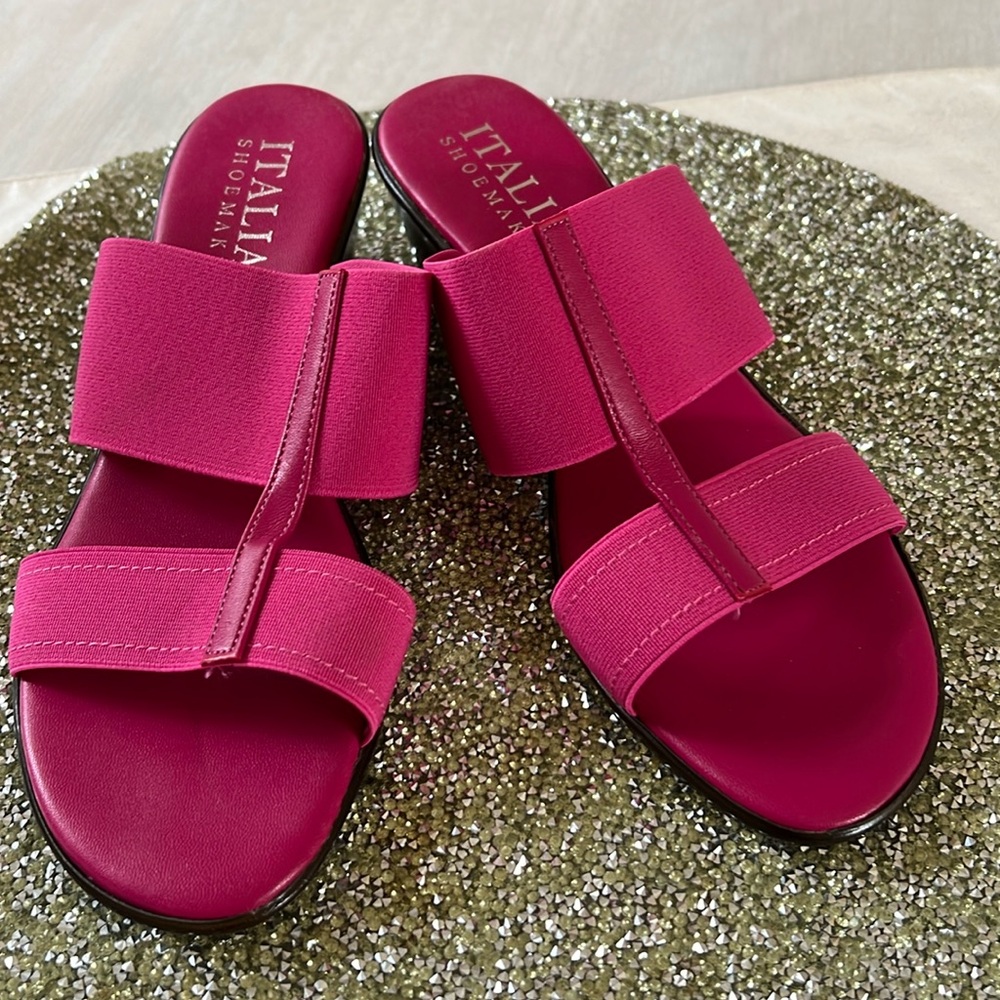 Italian Shoemakers fuchsia sandals  EUC size 7.